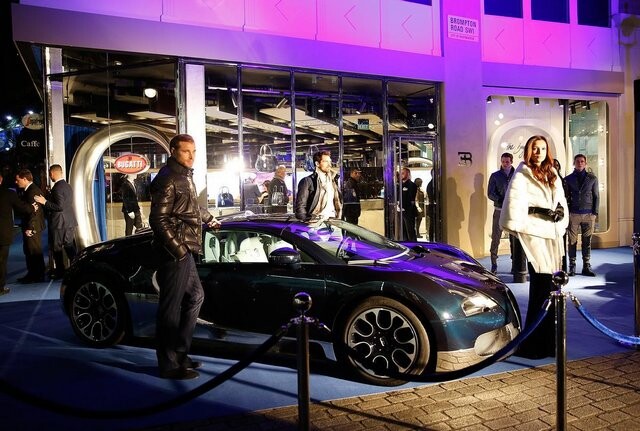 010_The_Blue_of_London_Bugatti_Lifestyle_Boutique