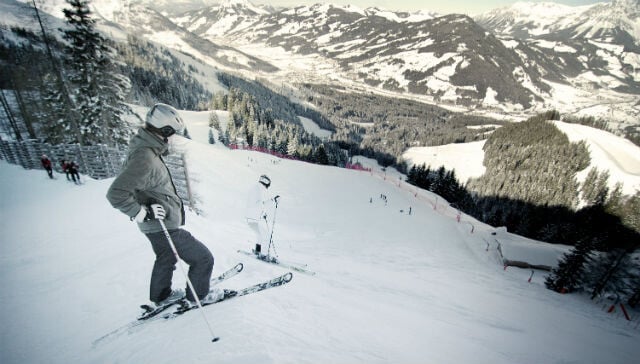 Kitzbuhel-KAM_002870_Skifahrer-auf-der-Streif-Hahnenkamm_Fotograf-Jasper-von-Overbeek